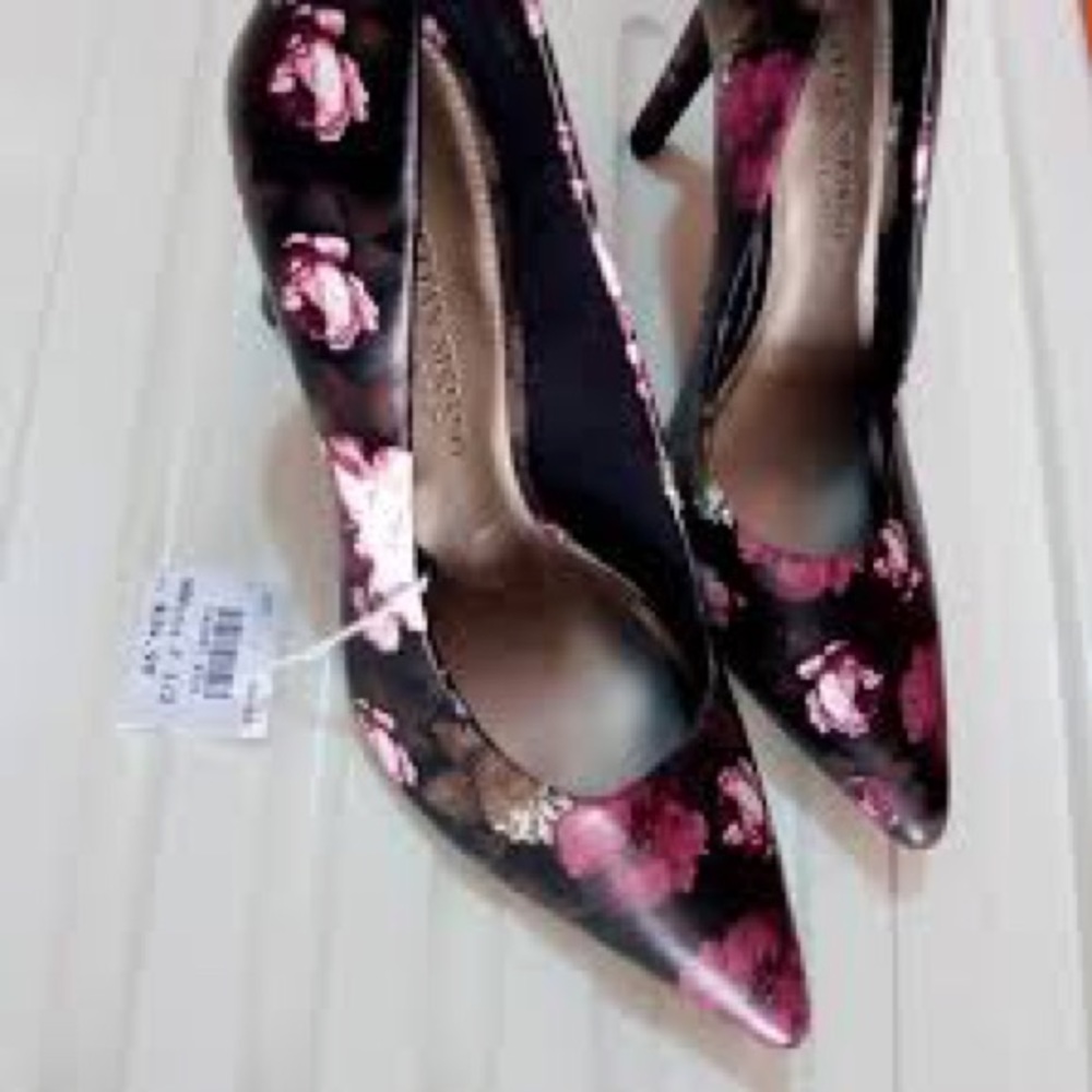 Christian Soriano floral pumps sz 7.5 - Picture 2 of 3